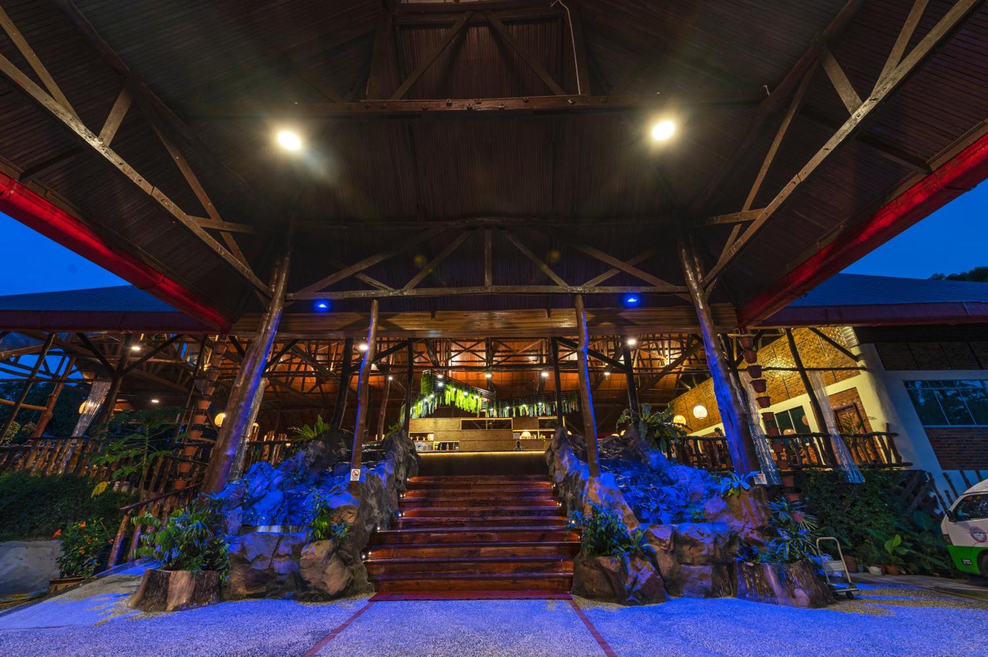 Borneo Sepilok Rainforest Resort Экстерьер фото